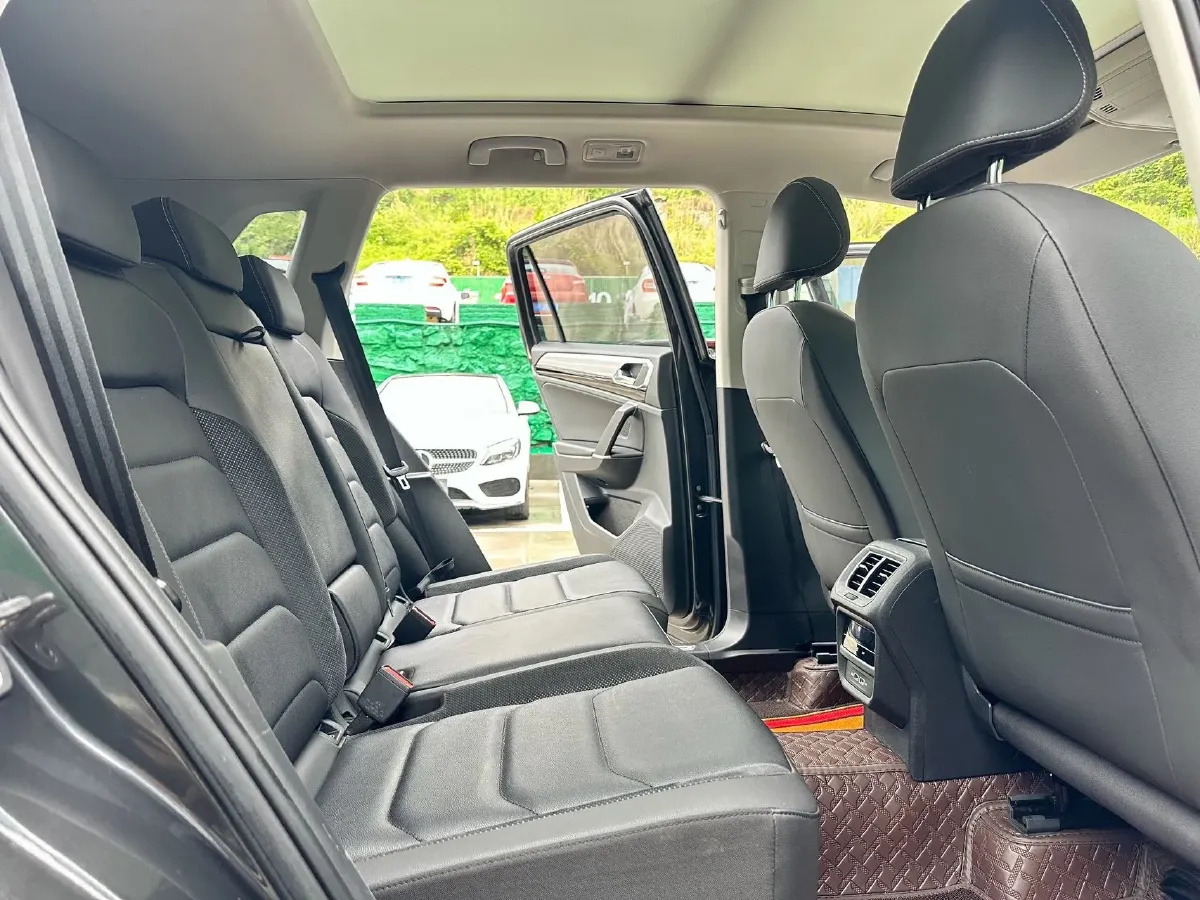 2021 Volkswagen Tayron 2.0T 186HP L4 7DCT,autocango,china used car exporter,china ev exporter,chinese used car exporter,chinese used ev exporter