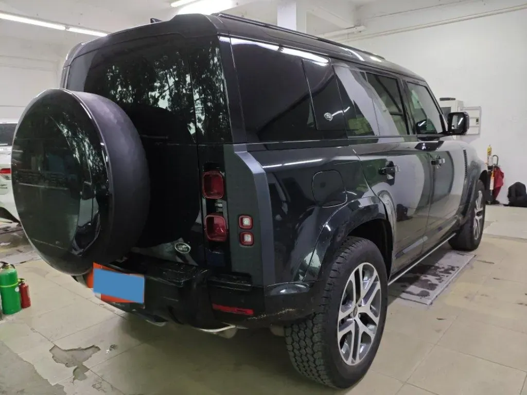 2024 Land Rover Defender 3.0T 400HP L6 8AT,autocango,china used car exporter,china ev exporter,chinese used car exporter,chinese used ev exporter