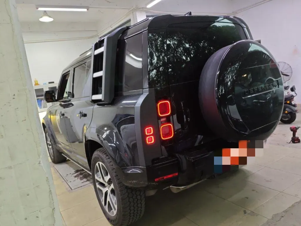2024 Land Rover Defender 3.0T 400HP L6 8AT,autocango,china used car exporter,china ev exporter,chinese used car exporter,chinese used ev exporter