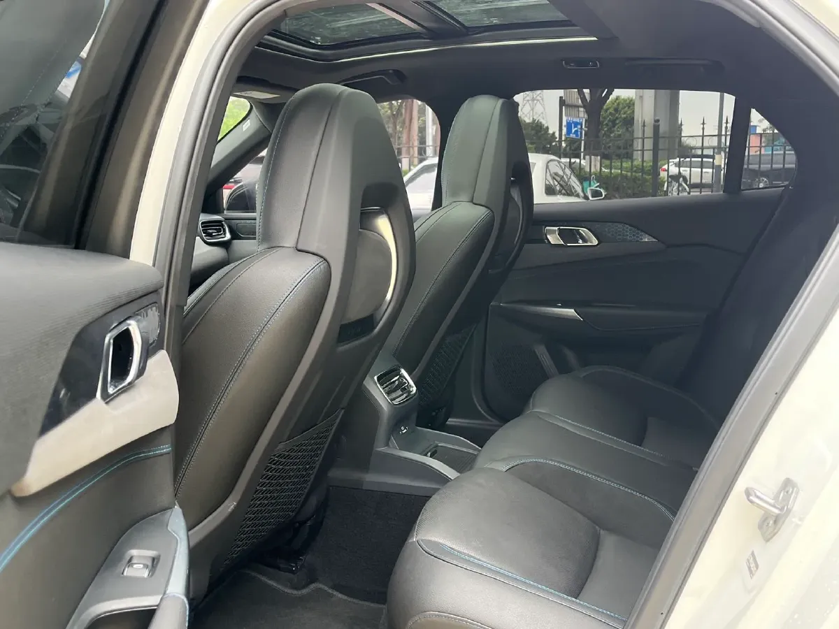 2021 LYNK&CO 03 New Energy 1.5T 180HP L3 7DCT PHEV 9.4KWH,autocango,china used car exporter,china ev exporter,chinese used car exporter,chinese used ev exporter