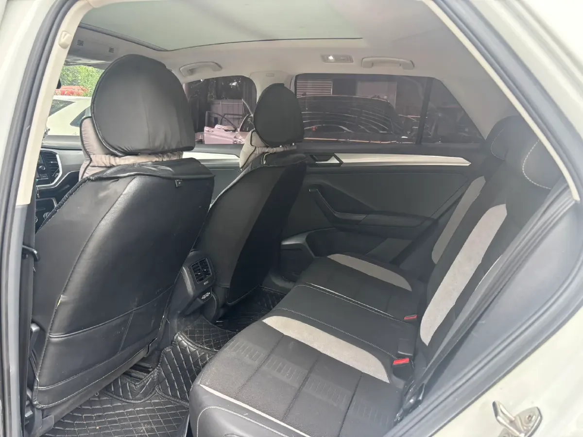2020 Volkswagen T-Roc 1.4T 131HP L4 7DCT,autocango,china used car exporter,china ev exporter,chinese used car exporter,chinese used ev exporter