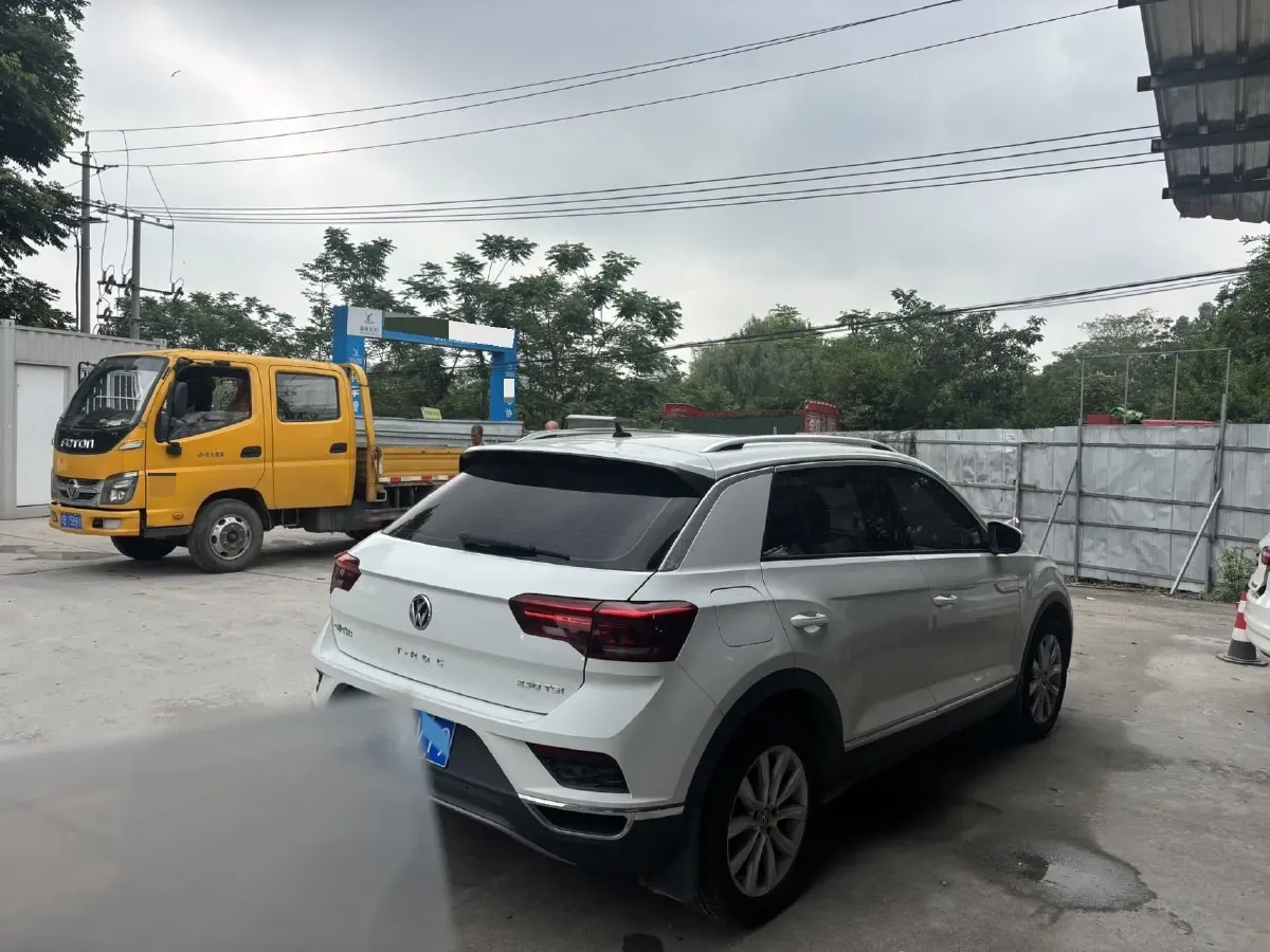 2020 Volkswagen T-Roc 1.4T 131HP L4 7DCT,autocango,china used car exporter,china ev exporter,chinese used car exporter,chinese used ev exporter