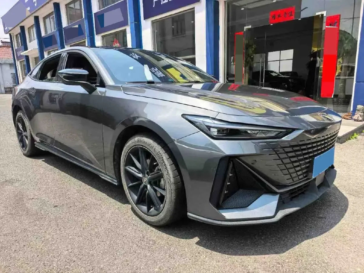 2023 ChangAn UNI-V 1.5T 188HP L4 7DCT,autocango,china used car exporter,china ev exporter,chinese used car exporter,chinese used ev exporter