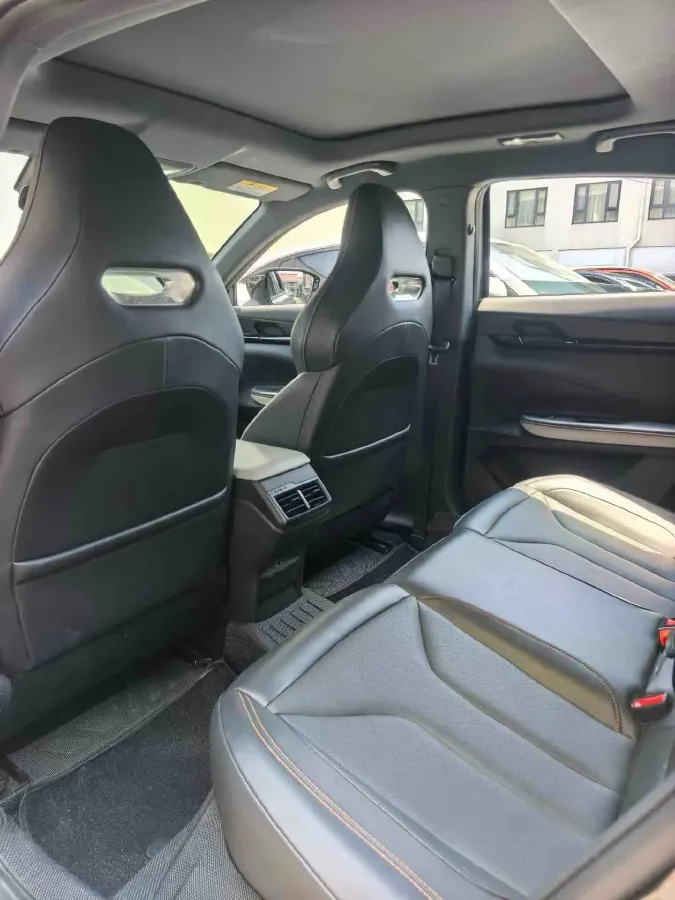 2023 ChangAn UNI-V 1.5T 188HP L4 7DCT,autocango,china used car exporter,china ev exporter,chinese used car exporter,chinese used ev exporter