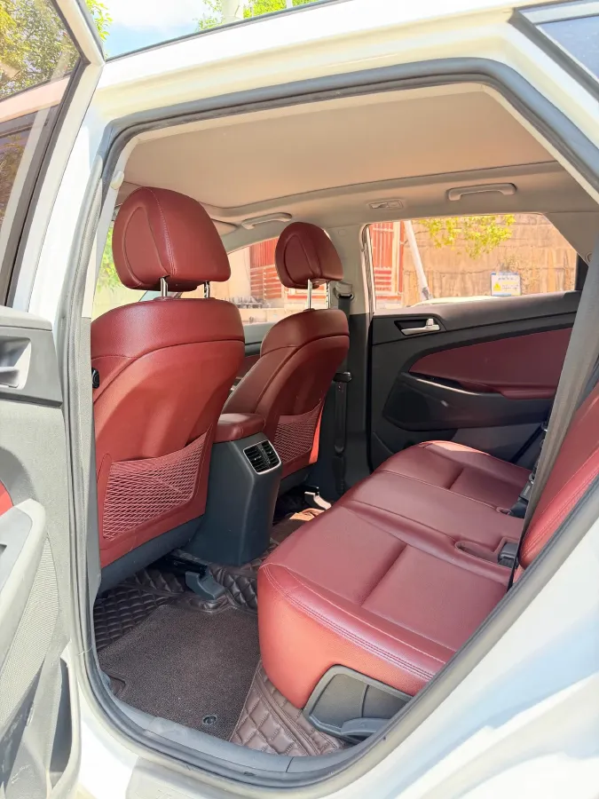 2015 Hyundai Tucson 2.0L 165HP L4 6AT,autocango,china used car exporter,china ev exporter,chinese used car exporter,chinese used ev exporter