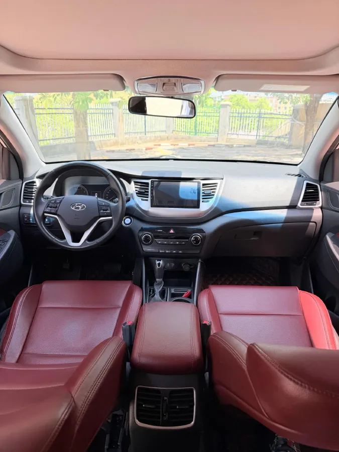 2015 Hyundai Tucson 2.0L 165HP L4 6AT,autocango,china used car exporter,china ev exporter,chinese used car exporter,chinese used ev exporter