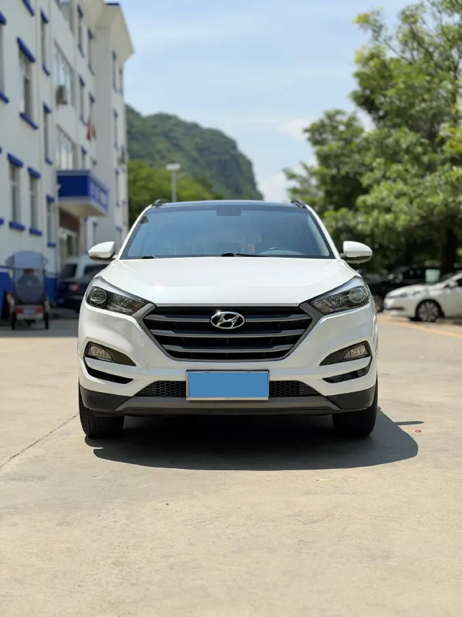 2015 Hyundai Tucson 2.0L 165HP L4 6AT,autocango,china used car exporter,china ev exporter,chinese used car exporter,chinese used ev exporter
