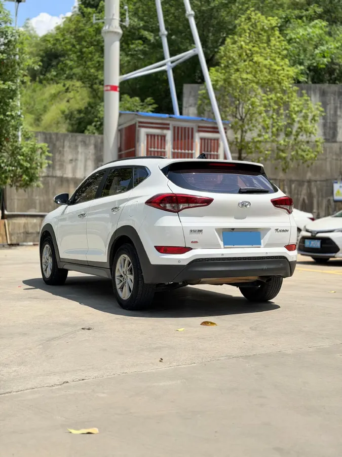 2015 Hyundai Tucson 2.0L 165HP L4 6AT,autocango,china used car exporter,china ev exporter,chinese used car exporter,chinese used ev exporter
