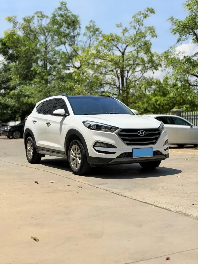 2015 Hyundai Tucson 2.0L 165HP L4 6AT,autocango,china used car exporter,china ev exporter,chinese used car exporter,chinese used ev exporter