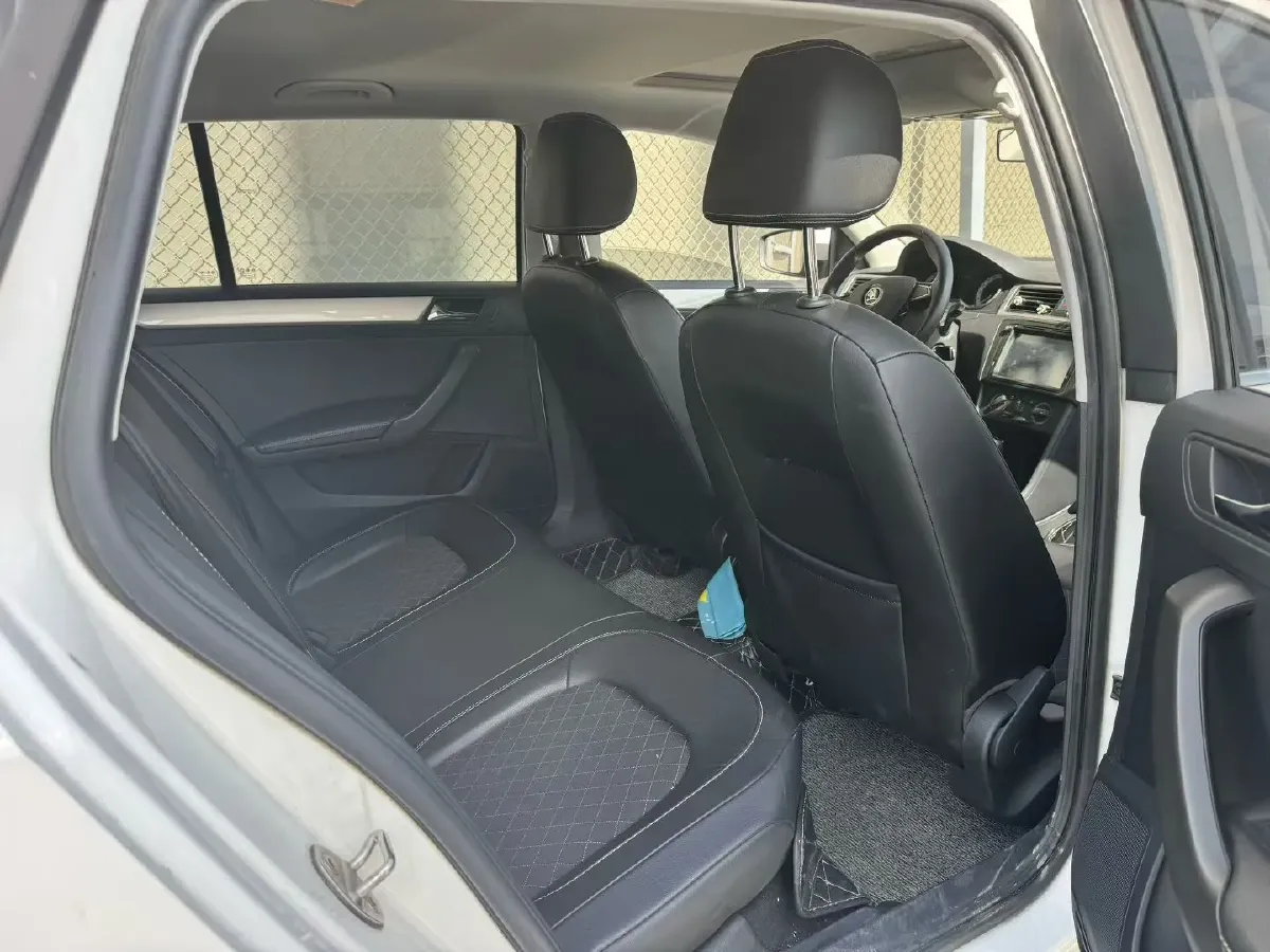 2018 Skoda Rapid Spaceback 1.6L 110HP L4 6AT,autocango,china used car exporter,china ev exporter,chinese used car exporter,chinese used ev exporter