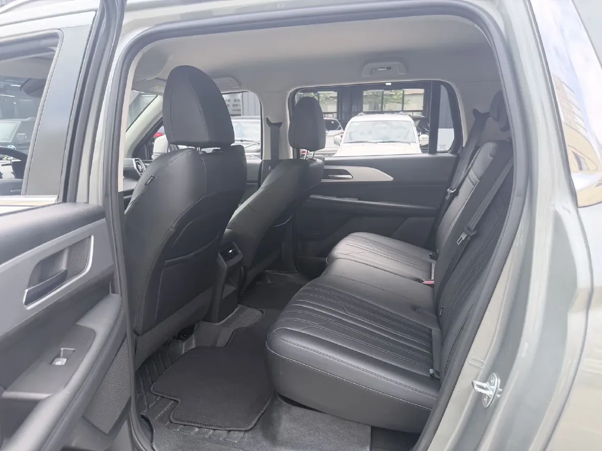 2023 Haval H5 2.0T 224HP L4 8AT,autocango,china used car exporter,china ev exporter,chinese used car exporter,chinese used ev exporter