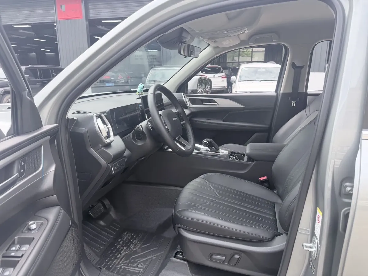 2023 Haval H5 2.0T 224HP L4 8AT,autocango,china used car exporter,china ev exporter,chinese used car exporter,chinese used ev exporter