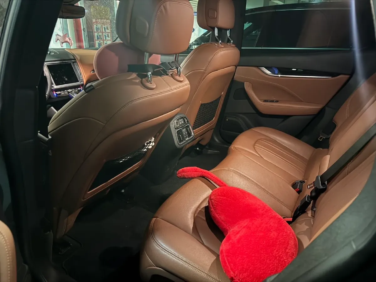 2021 Maserati Levante 3.0T 350HP V6 8AT,autocango,china used car exporter,china ev exporter,chinese used car exporter,chinese used ev exporter