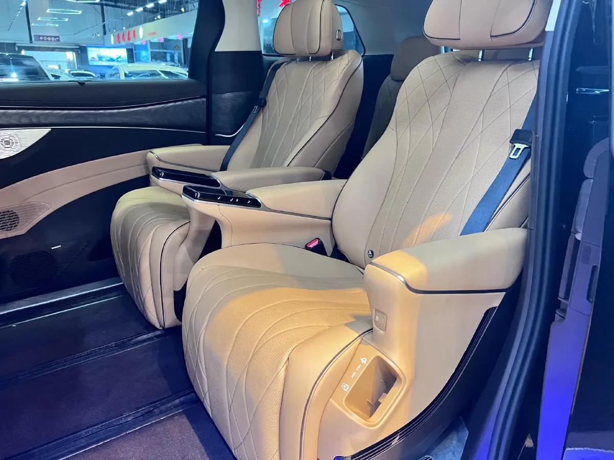 2024 Denza D9 1.5T 139HP L4 E-CVT PHEV 40KWH,autocango,china used car exporter,china ev exporter,chinese used car exporter,chinese used ev exporter