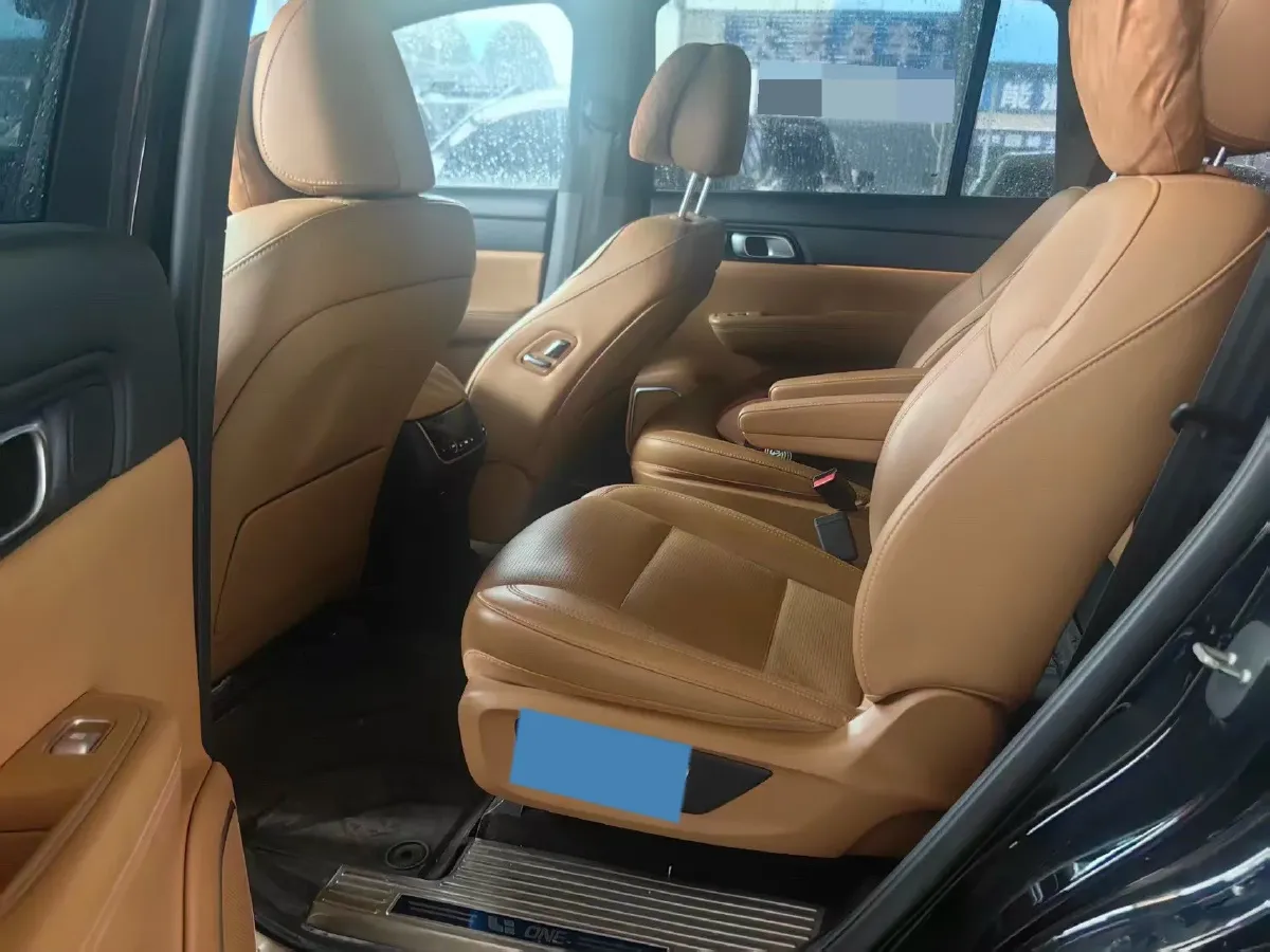 2021 Li ONE Range Extended 131HP REEV 40.5KWH,autocango,china used car exporter,china ev exporter,chinese used car exporter,chinese used ev exporter