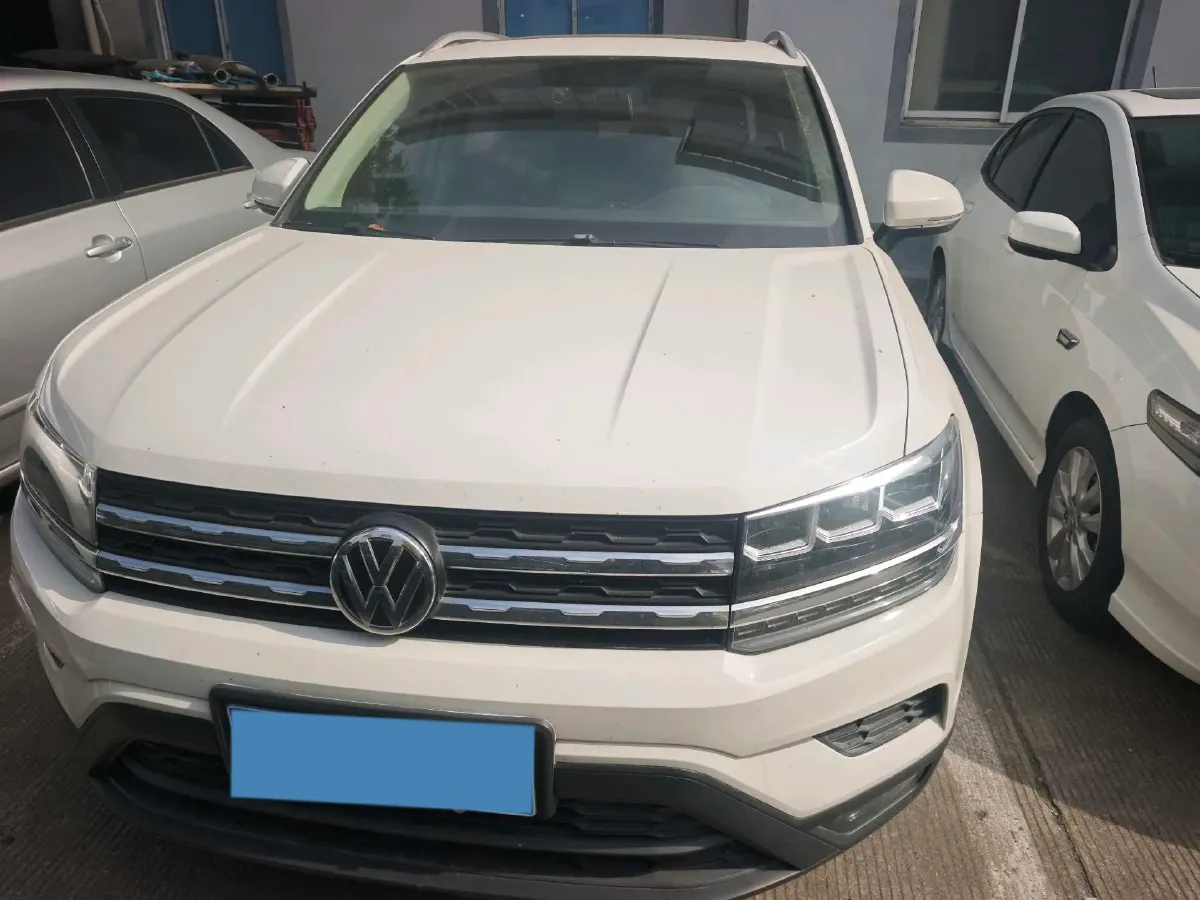 2019 MINI MINI 1.5T 102HP L3 7DCT,autocango,china used car exporter,china ev exporter,chinese used car exporter,chinese used ev exporter