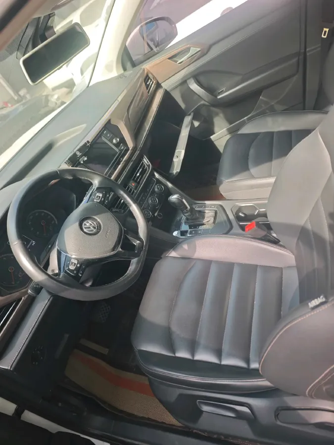2019 MINI MINI 1.5T 102HP L3 7DCT,autocango,china used car exporter,china ev exporter,chinese used car exporter,chinese used ev exporter