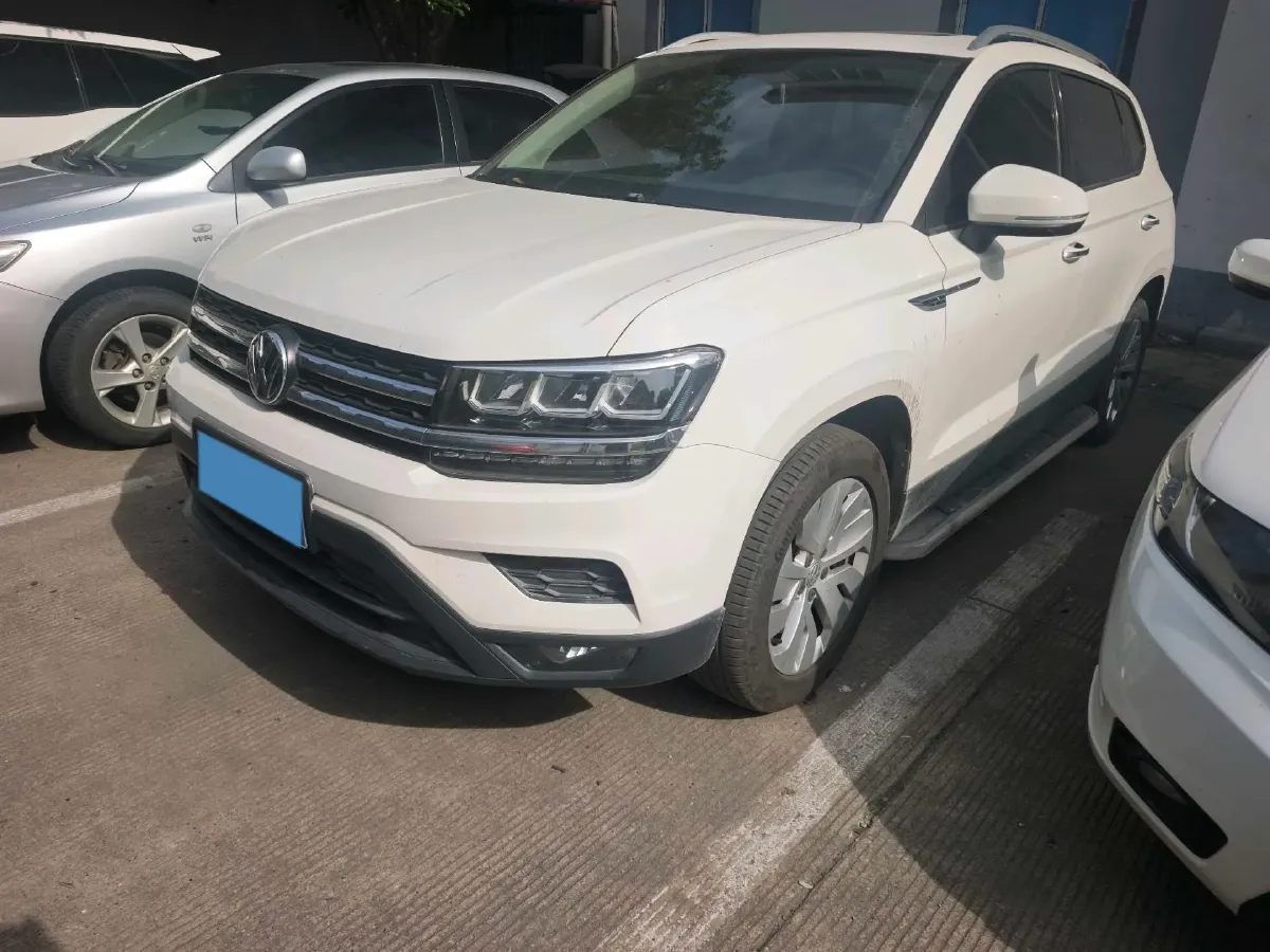 2019 MINI MINI 1.5T 102HP L3 7DCT,autocango,china used car exporter,china ev exporter,chinese used car exporter,chinese used ev exporter