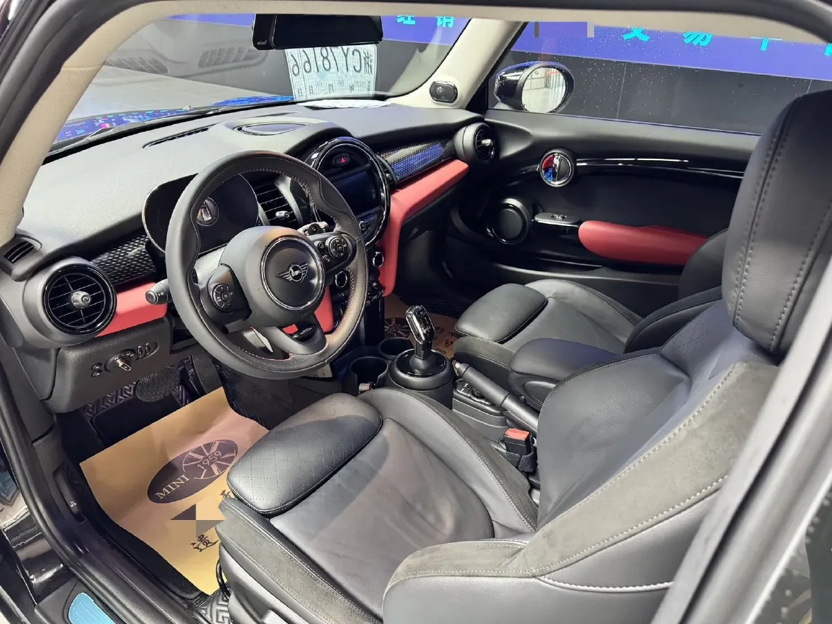 2019 MINI MINI 2.0T 192HP L4 7DCT,autocango,china used car exporter,china ev exporter,chinese used car exporter,chinese used ev exporter