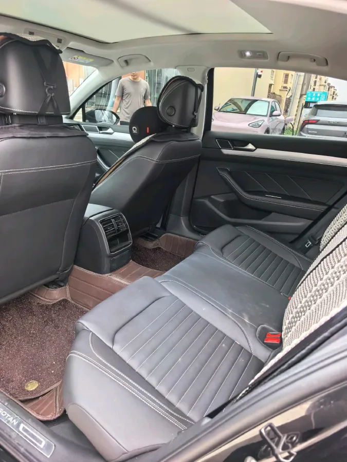 2023 Volkswagen Magotan 1.4T 150HP L4 7DCT,autocango,china used car exporter,china ev exporter,chinese used car exporter,chinese used ev exporter