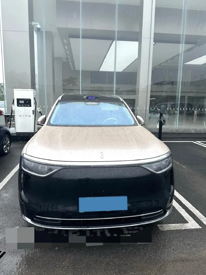 2025 AITO AITO M8 REEV 160HP REEV 53.4KWH,autocango,china used car exporter,china ev exporter,chinese used car exporter,chinese used ev exporter