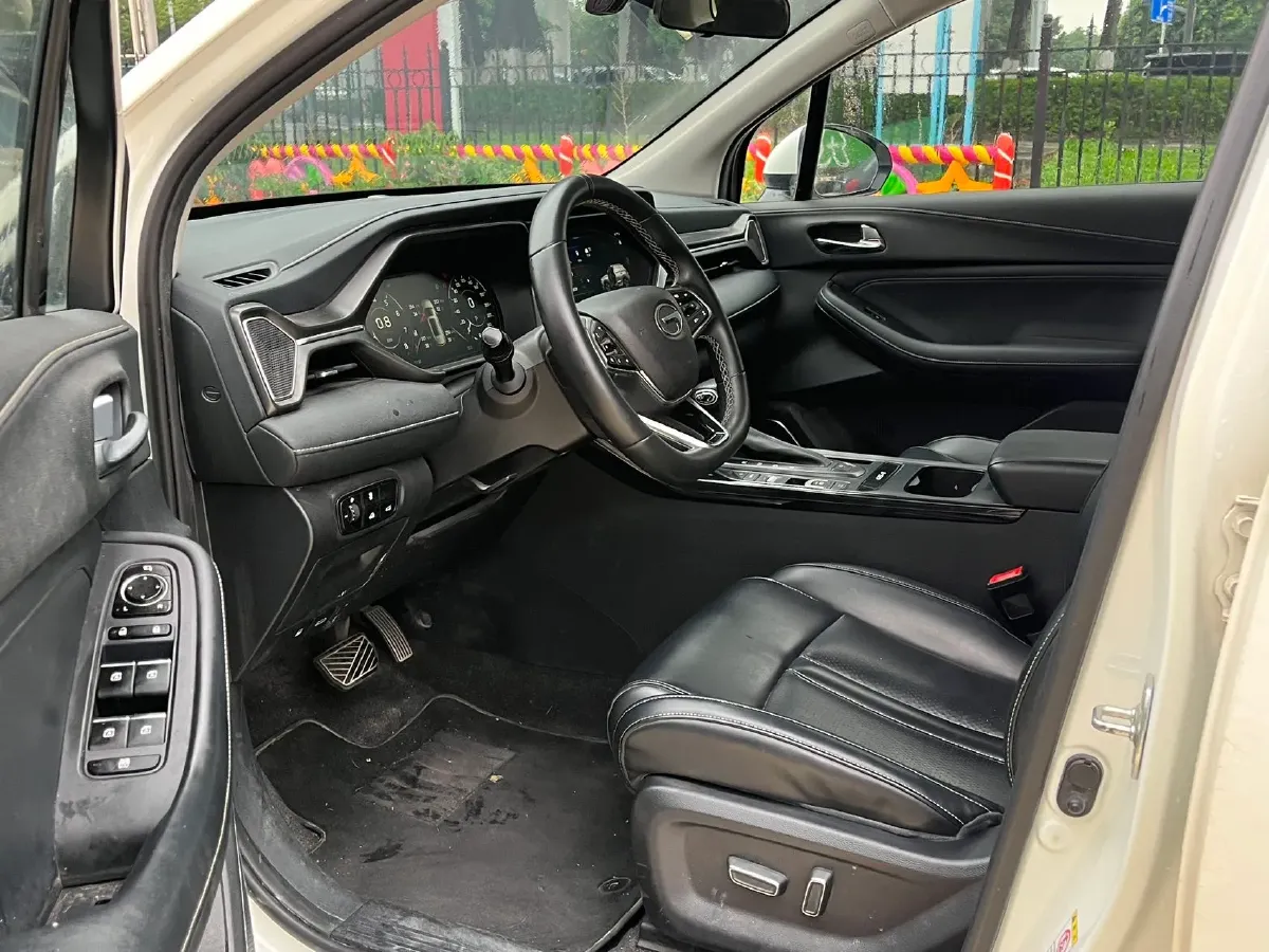 2022 GAC Trumpchi GS4 1.5T 169HP L4 6AT,autocango,china used car exporter,china ev exporter,chinese used car exporter,chinese used ev exporter