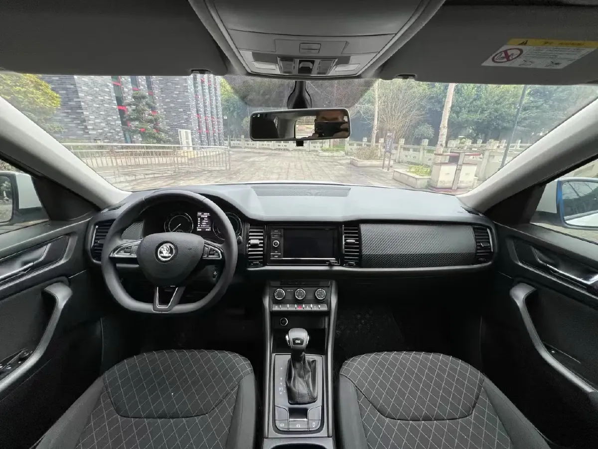 2019 Buick EnvisionPlus 1.5T 169HP L4 7DCT,autocango,china used car exporter,china ev exporter,chinese used car exporter,chinese used ev exporter