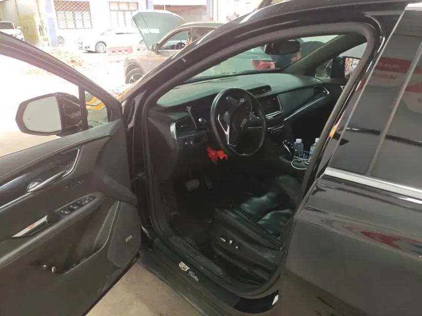 2022 Cadillac XT5 2.0T 237HP L4 9AT,autocango,china used car exporter,china ev exporter,chinese used car exporter,chinese used ev exporter