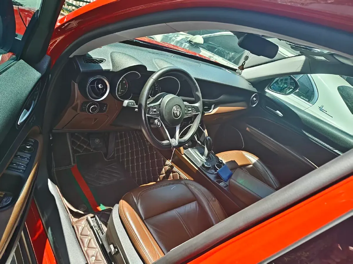2017 Jaguar XE 2.0T 240HP L4 8AT,autocango,china used car exporter,china ev exporter,chinese used car exporter,chinese used ev exporter