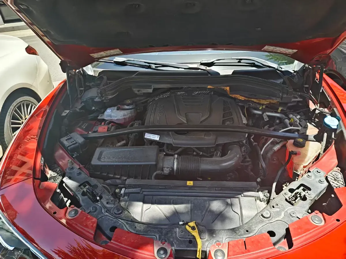 2017 Jaguar XE 2.0T 240HP L4 8AT,autocango,china used car exporter,china ev exporter,chinese used car exporter,chinese used ev exporter