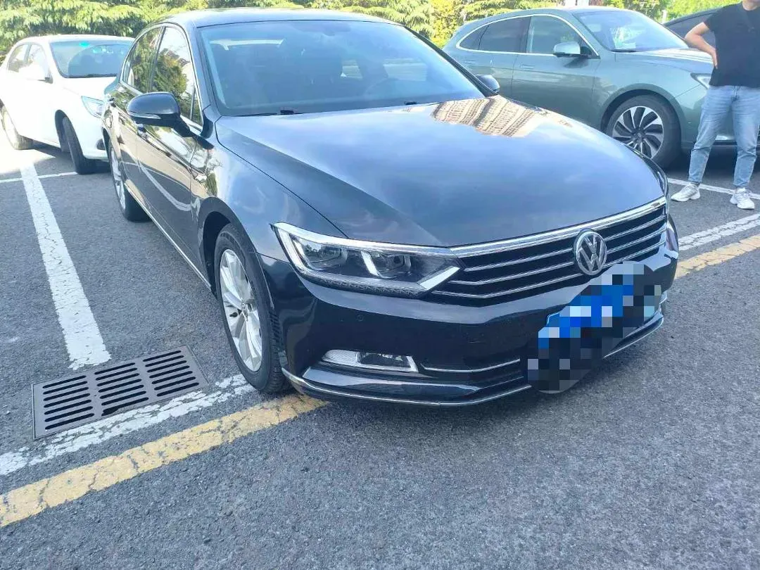 2019 Volkswagen Magotan 2.0T 186HP L4 7DCT,autocango,china used car exporter,china ev exporter,chinese used car exporter,chinese used ev exporter