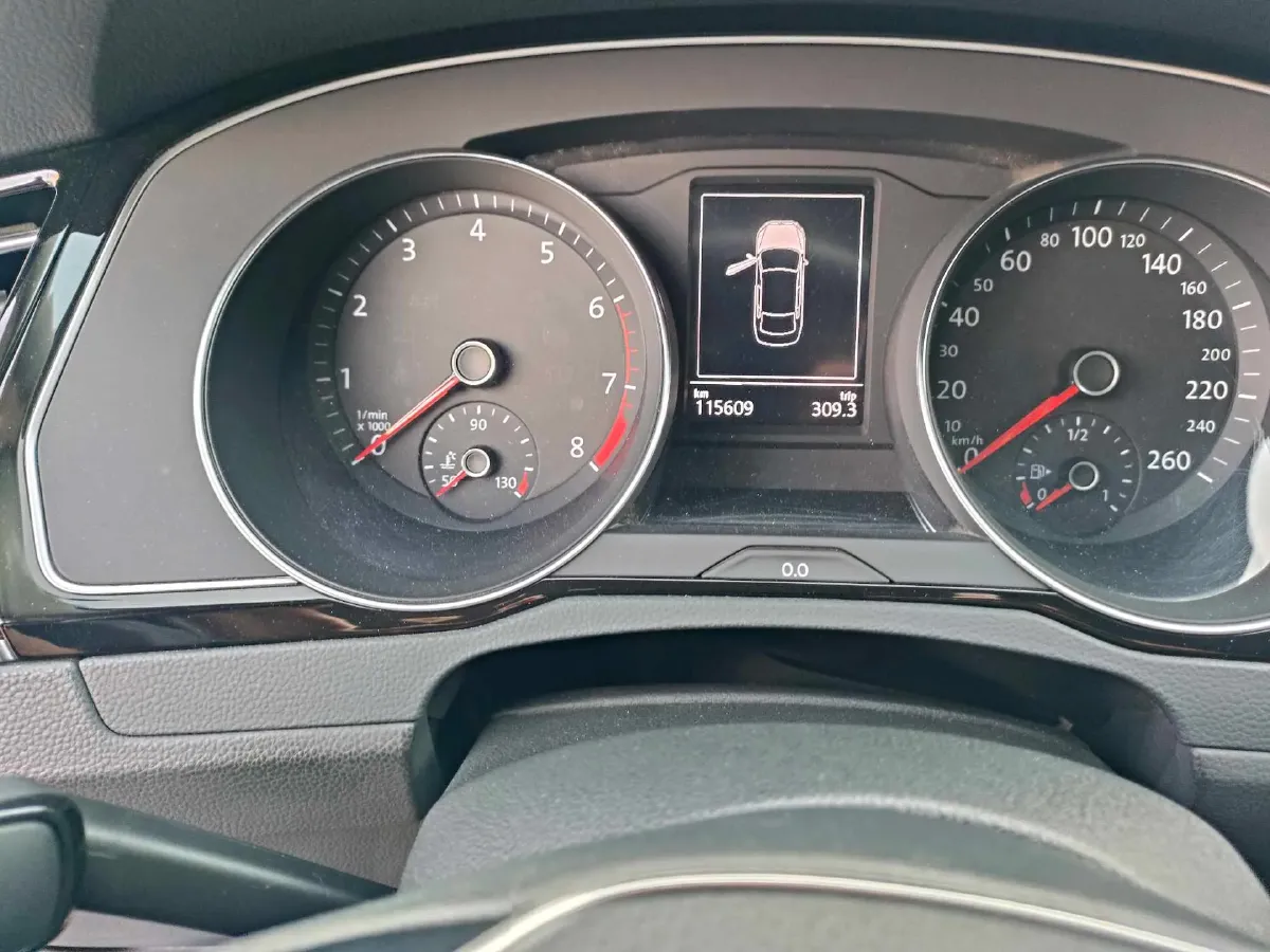 2019 Volkswagen Magotan 2.0T 186HP L4 7DCT,autocango,china used car exporter,china ev exporter,chinese used car exporter,chinese used ev exporter