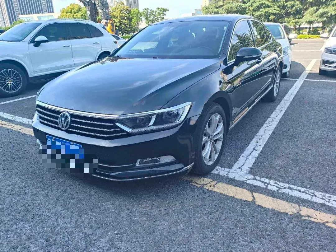 2019 Volkswagen Magotan 2.0T 186HP L4 7DCT,autocango,china used car exporter,china ev exporter,chinese used car exporter,chinese used ev exporter
