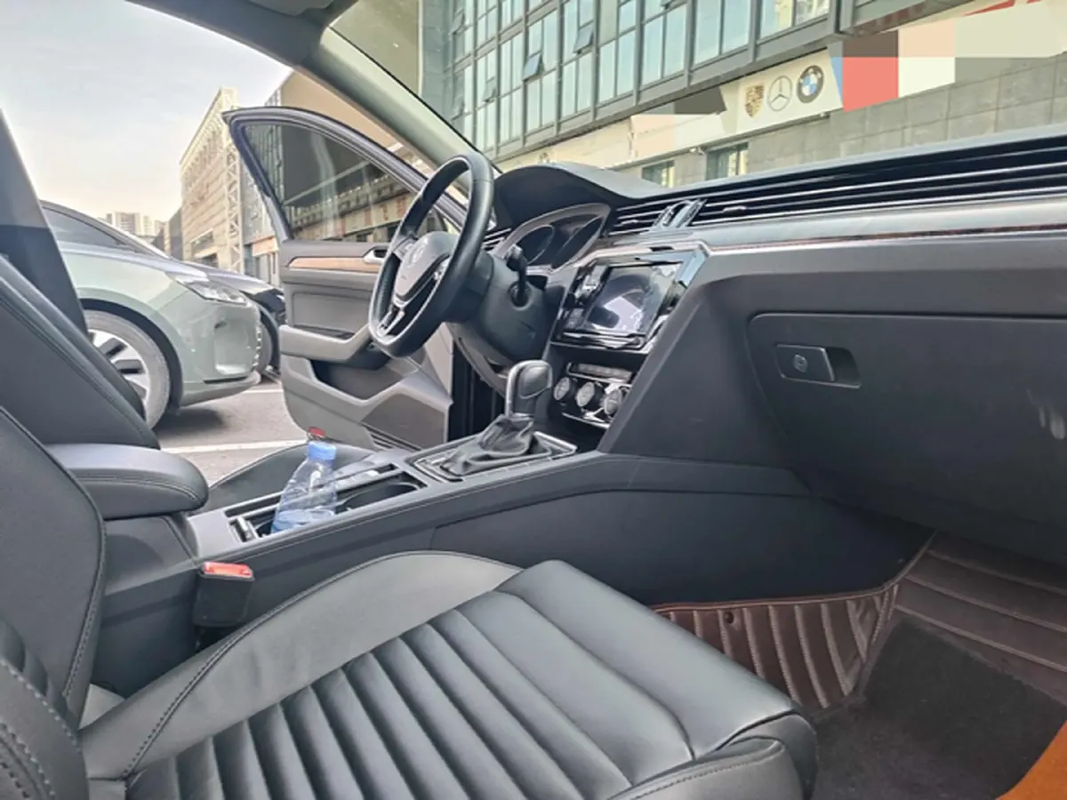 2019 Volkswagen Magotan 2.0T 186HP L4 7DCT,autocango,china used car exporter,china ev exporter,chinese used car exporter,chinese used ev exporter
