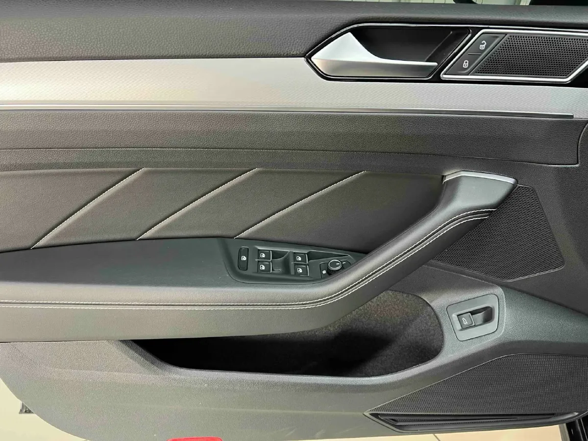 2023 Volkswagen Magotan 1.4T 150HP L4 7DCT,autocango,china used car exporter,china ev exporter,chinese used car exporter,chinese used ev exporter