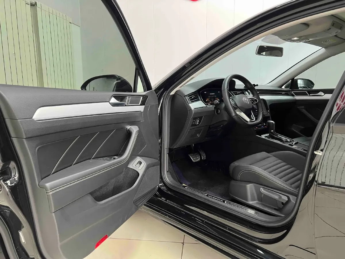 2023 Volkswagen Magotan 1.4T 150HP L4 7DCT,autocango,china used car exporter,china ev exporter,chinese used car exporter,chinese used ev exporter