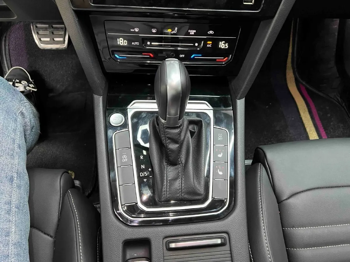 2023 Volkswagen Magotan 1.4T 150HP L4 7DCT,autocango,china used car exporter,china ev exporter,chinese used car exporter,chinese used ev exporter