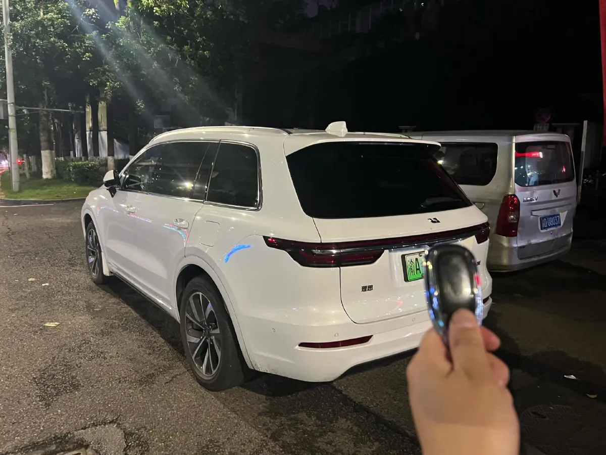 2021 Li ONE Range Extended 131HP REEV 40.5KWH,autocango,china used car exporter,china ev exporter,chinese used car exporter,chinese used ev exporter
