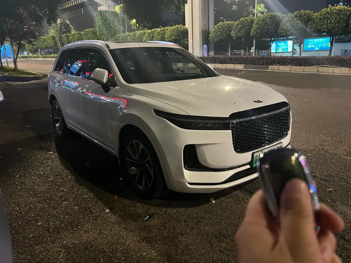 2021 Li ONE Range Extended 131HP REEV 40.5KWH,autocango,china used car exporter,china ev exporter,chinese used car exporter,chinese used ev exporter