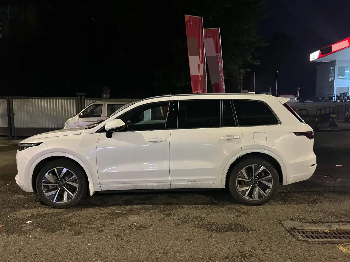 2021 Li ONE Range Extended 131HP REEV 40.5KWH,autocango,china used car exporter,china ev exporter,chinese used car exporter,chinese used ev exporter