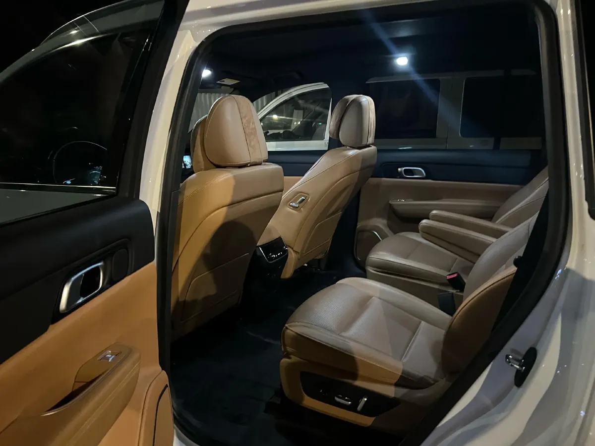 2021 Li ONE Range Extended 131HP REEV 40.5KWH,autocango,china used car exporter,china ev exporter,chinese used car exporter,chinese used ev exporter