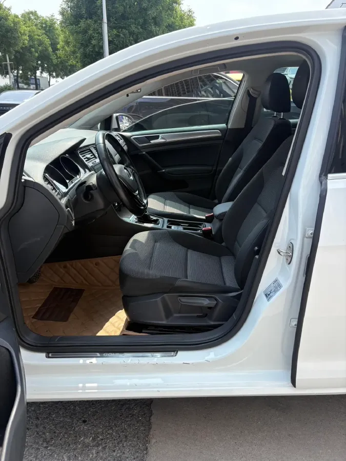 2018 Volkswagen Golf 1.6L 110HP L4 6AT,autocango,china used car exporter,china ev exporter,chinese used car exporter,chinese used ev exporter