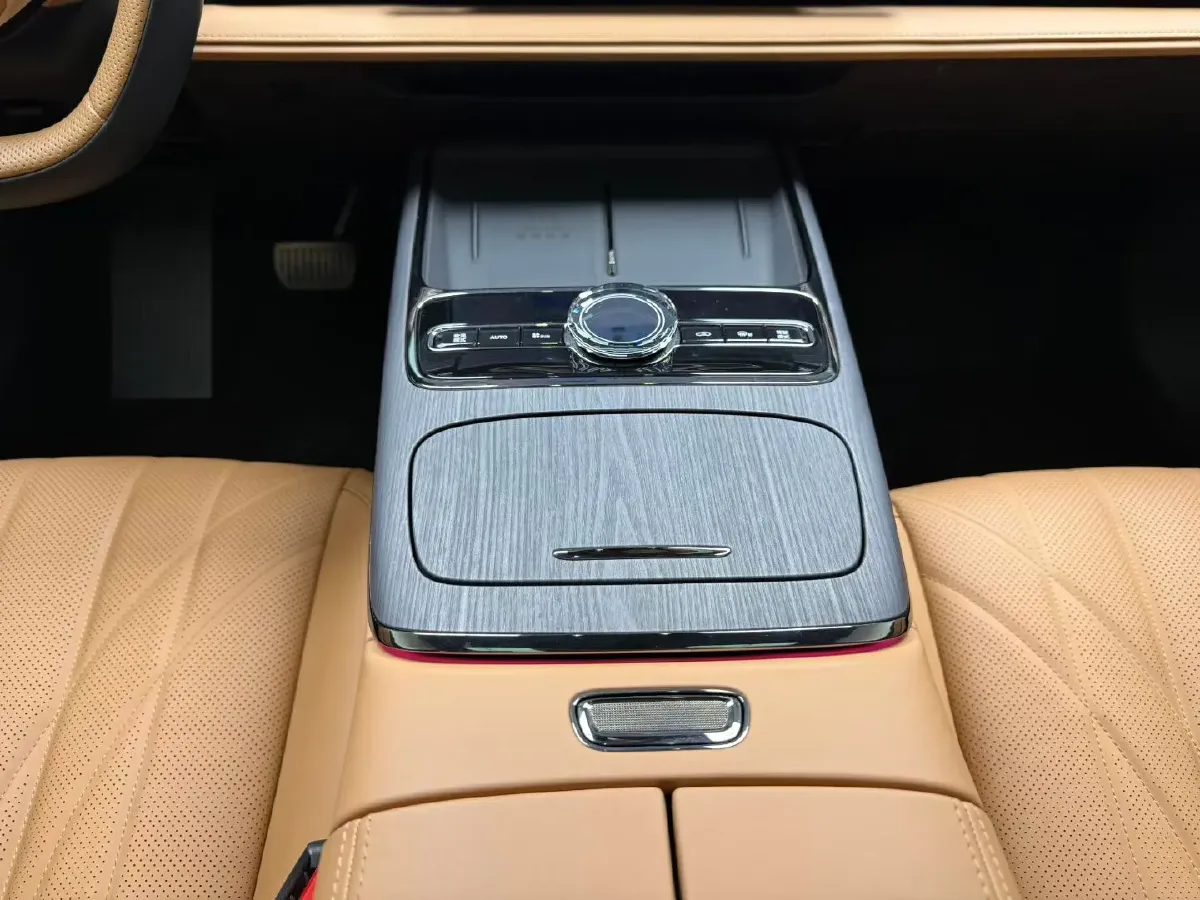 2025 Geely Galaxy Starshine 8 1.5T 163HP L4 3DHT PHEV 27.69KWH,autocango,china used car exporter,china ev exporter,chinese used car exporter,chinese used ev exporter