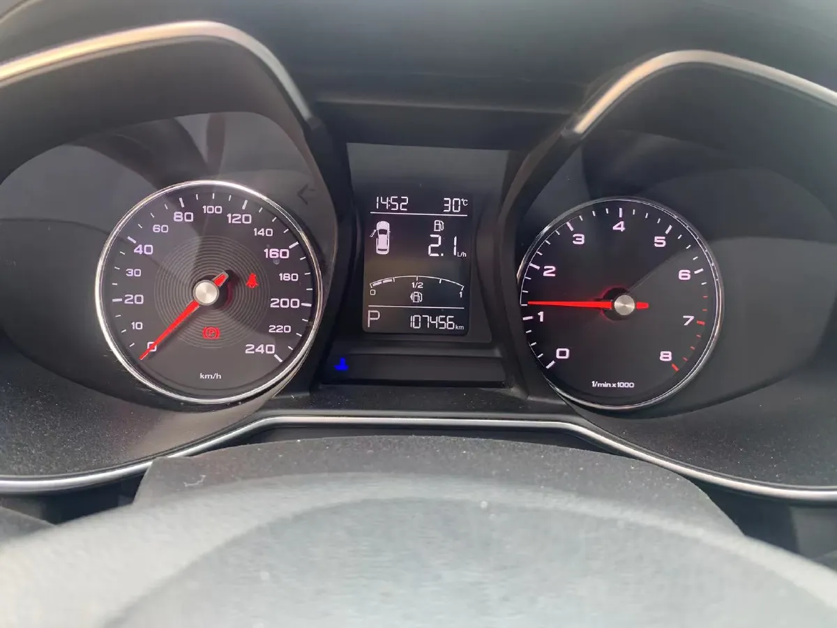 2019 MAXUS XinTu V80 2.5T 136HP L4 6AMT,autocango,china used car exporter,china ev exporter,chinese used car exporter,chinese used ev exporter