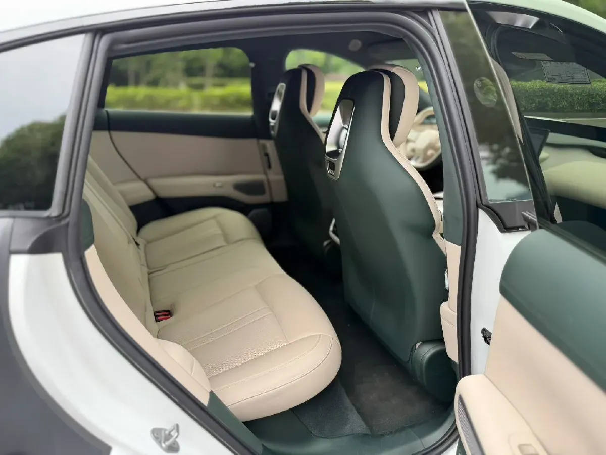 2025 MI YU7 BEV 101.7KWH,autocango,china used car exporter,china ev exporter,chinese used car exporter,chinese used ev exporter
