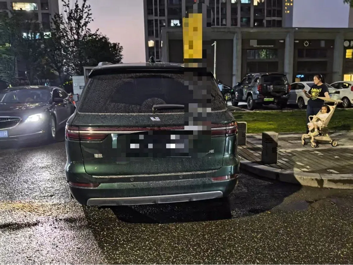 2021 Li ONE Range Extended 131HP REEV 40.5KWH,autocango,china used car exporter,china ev exporter,chinese used car exporter,chinese used ev exporter