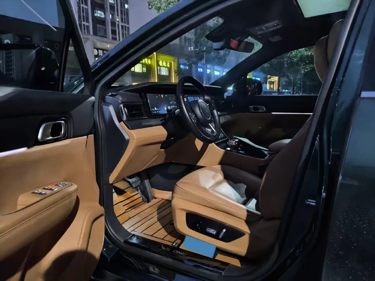 2021 Li ONE Range Extended 131HP REEV 40.5KWH,autocango,china used car exporter,china ev exporter,chinese used car exporter,chinese used ev exporter