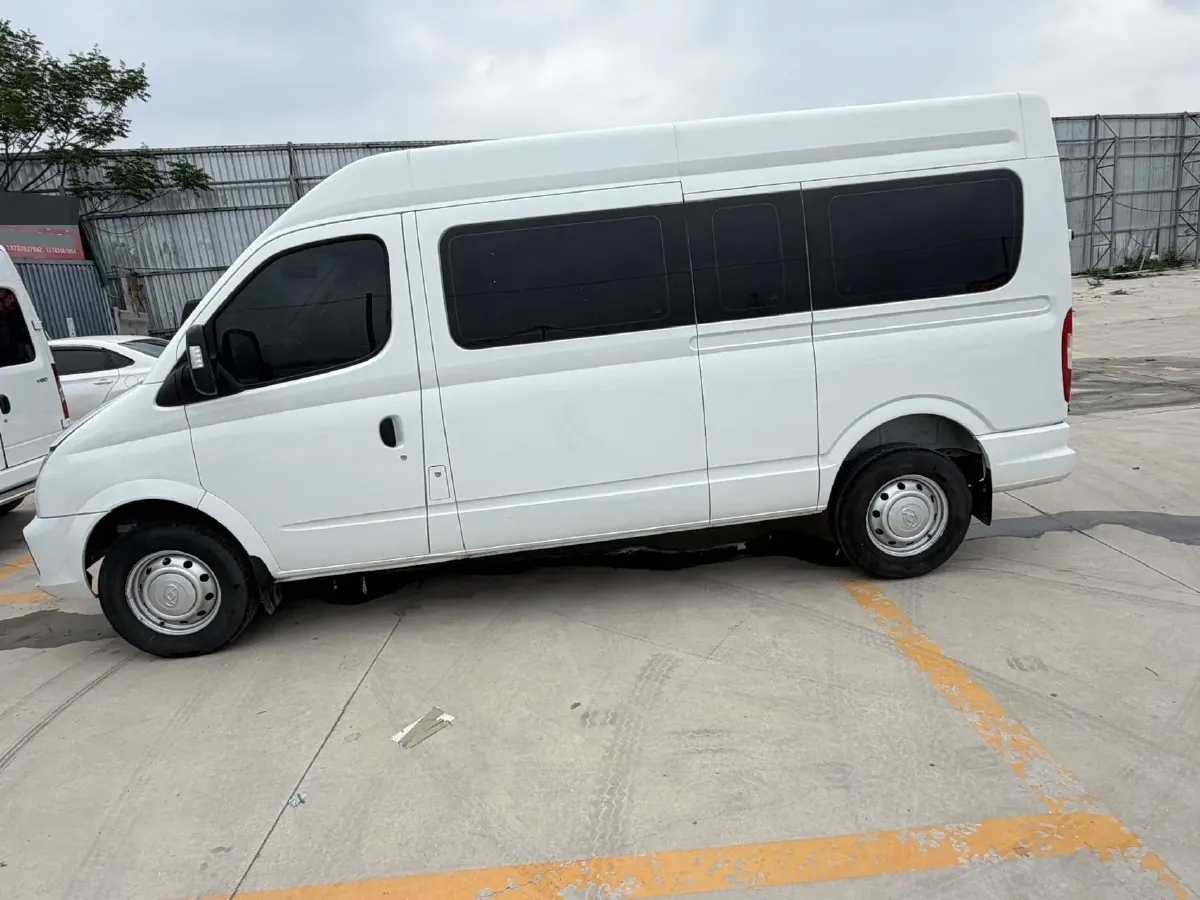 2023 MAXUS XinTu V80 2.0T 127HP L4 6MT,autocango,china used car exporter,china ev exporter,chinese used car exporter,chinese used ev exporter