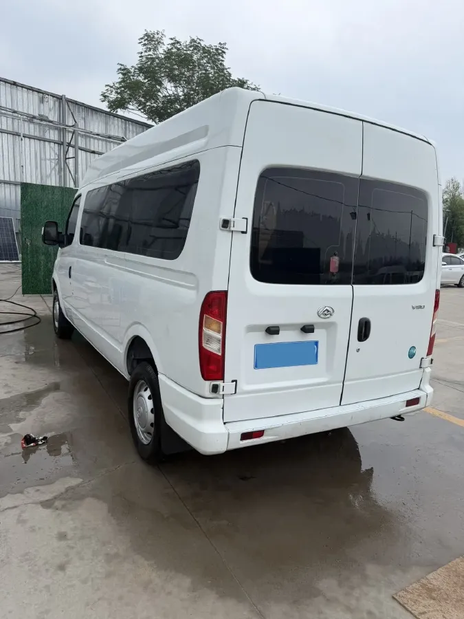 2023 MAXUS XinTu V80 2.0T 127HP L4 6MT,autocango,china used car exporter,china ev exporter,chinese used car exporter,chinese used ev exporter