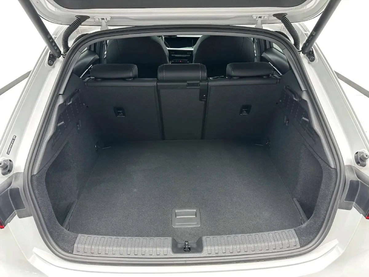 2022 Audi A3 1.4T 150HP L4 7DCT,autocango,china used car exporter,china ev exporter,chinese used car exporter,chinese used ev exporter